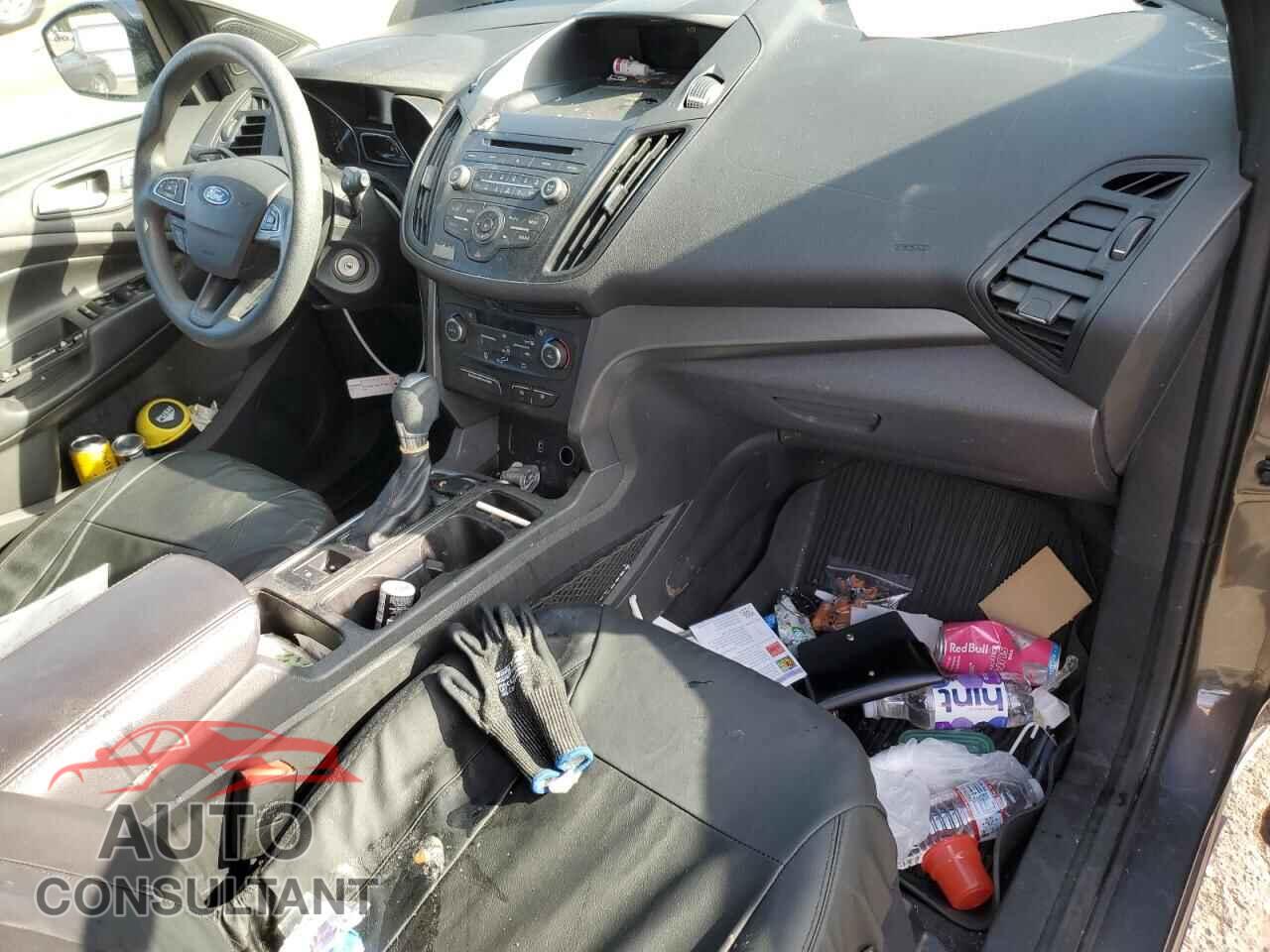 FORD ESCAPE 2017 - 1FMCU0GD2HUB89664
