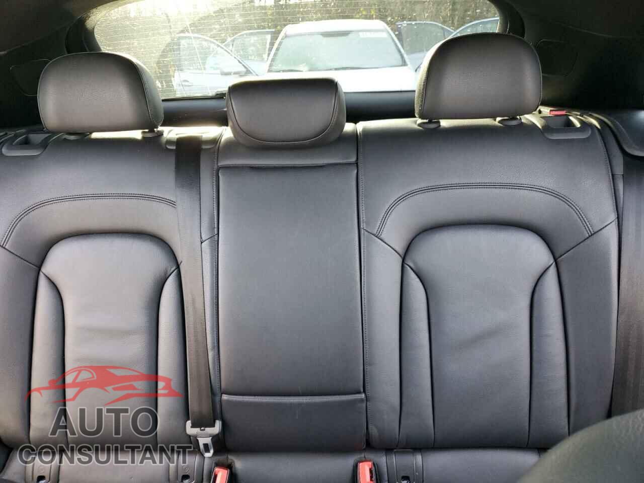 AUDI Q3 2015 - WA1EFCFS7FR012207