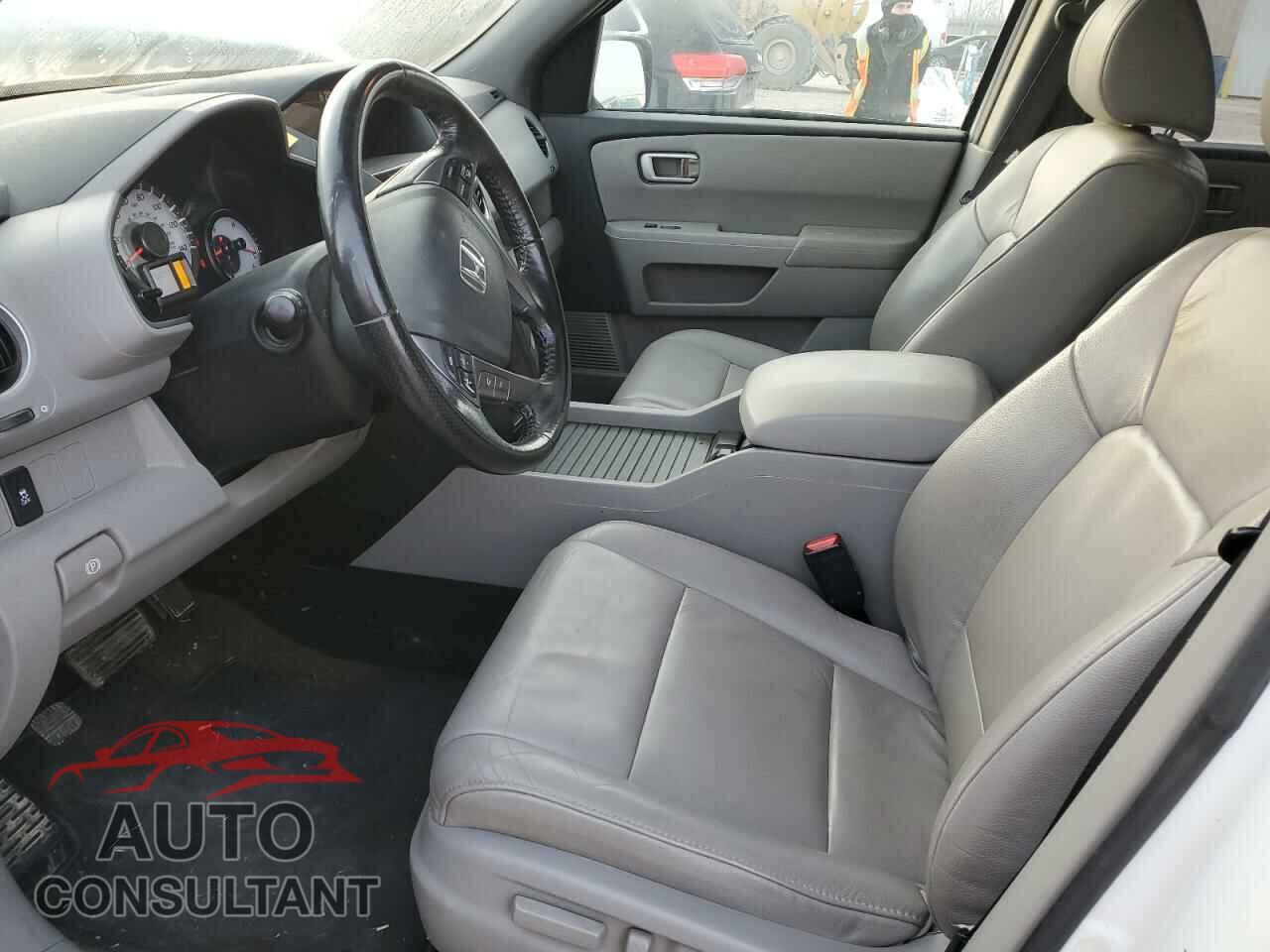 HONDA PILOT 2013 - 5FNYF3H52DB032555