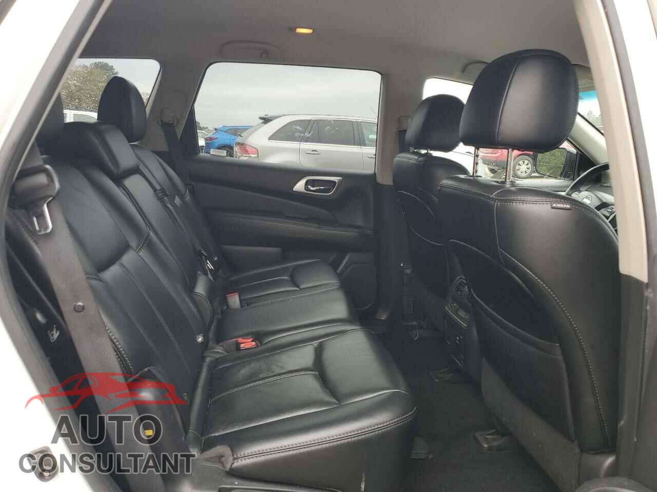 NISSAN PATHFINDER 2017 - 5N1DR2MN1HC615963