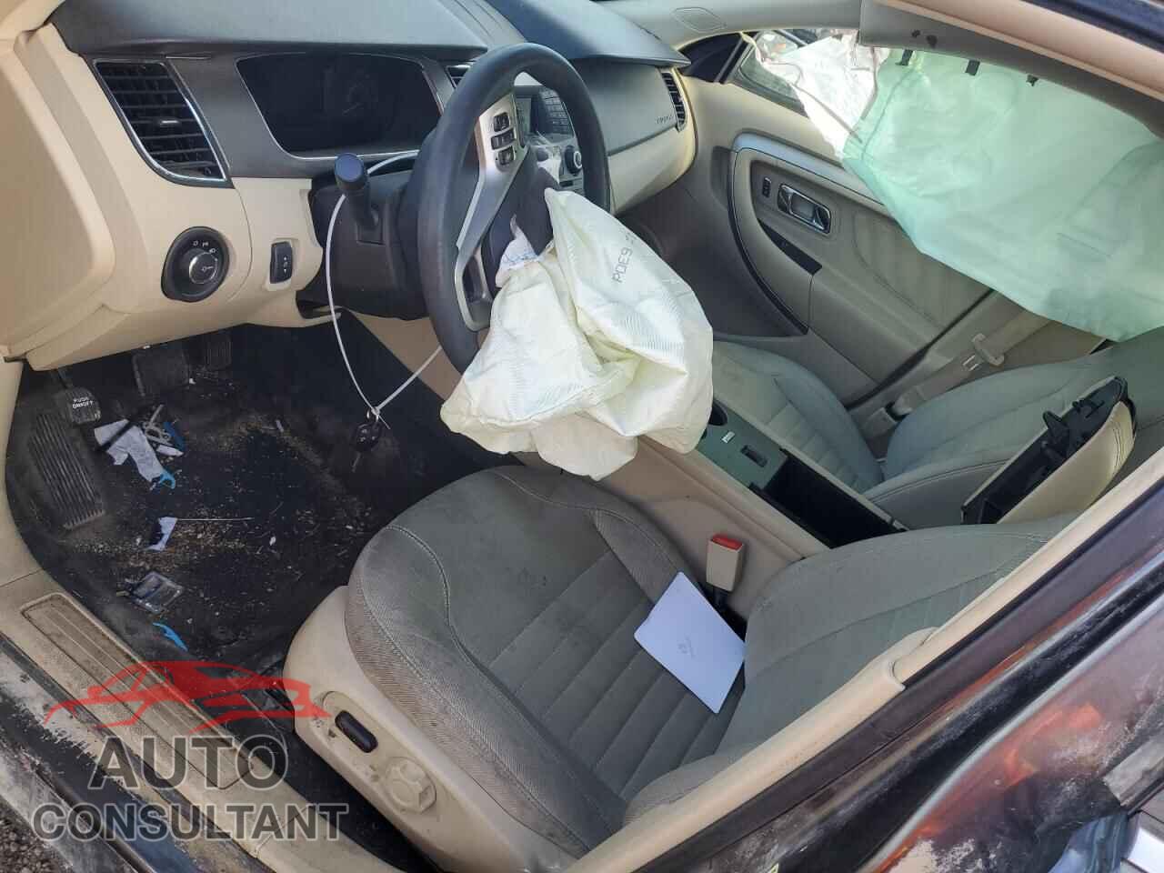 FORD TAURUS 2018 - 1FAHP2D88JG106530
