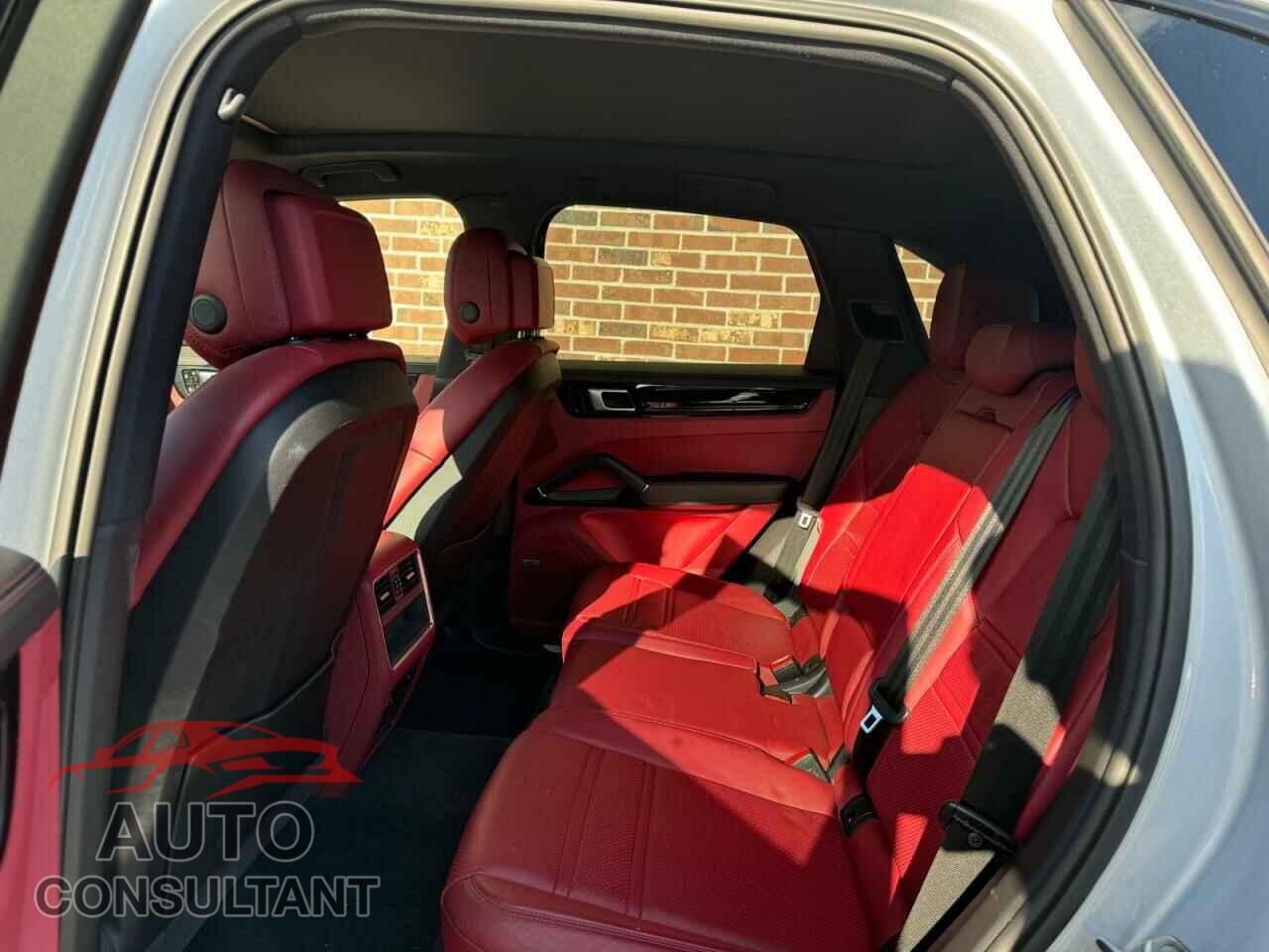 PORSCHE CAYENNE 2019 - WP1AB2AY2KDA62508