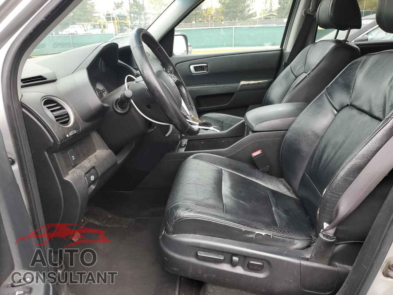 HONDA PILOT 2011 - 5FNYF4H50BB010265