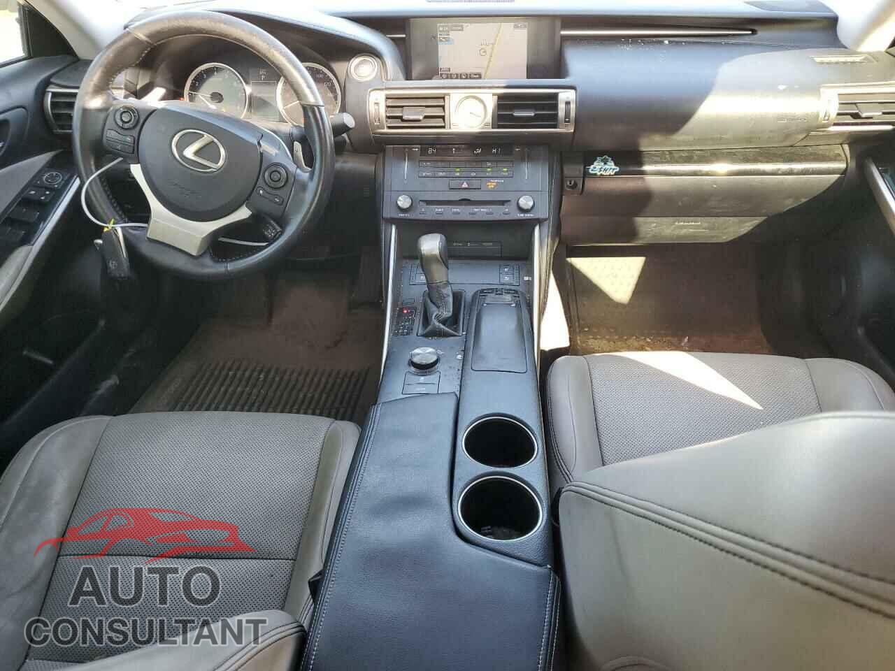 LEXUS IS 2015 - JTHBF1D20F5050447