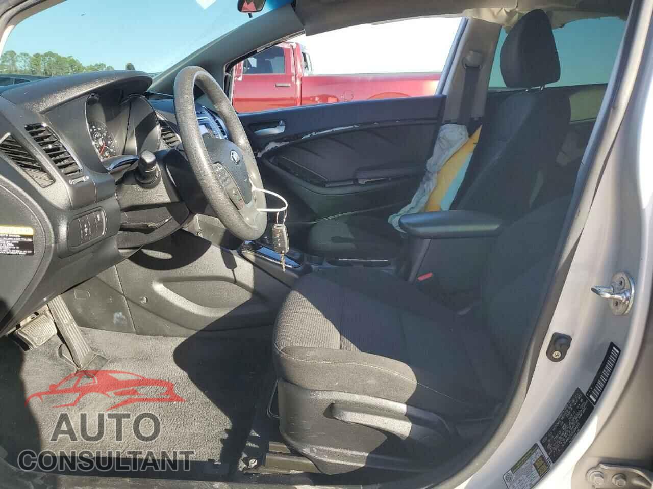 KIA FORTE 2018 - 3KPFK4A73JE284871