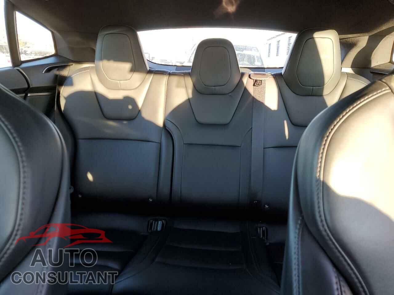 TESLA MODEL S 2019 - 5YJSA1E23KF330239
