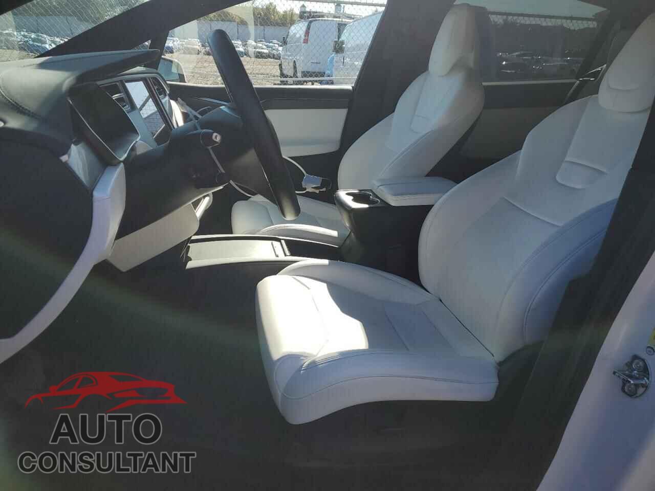 TESLA MODEL X 2017 - 5YJXCAE24HF065503