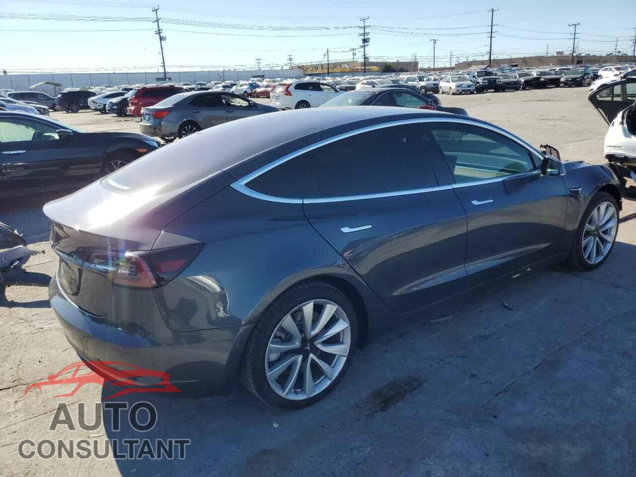 TESLA MODEL 3 2018 - 5YJ3E1EA0JF046923