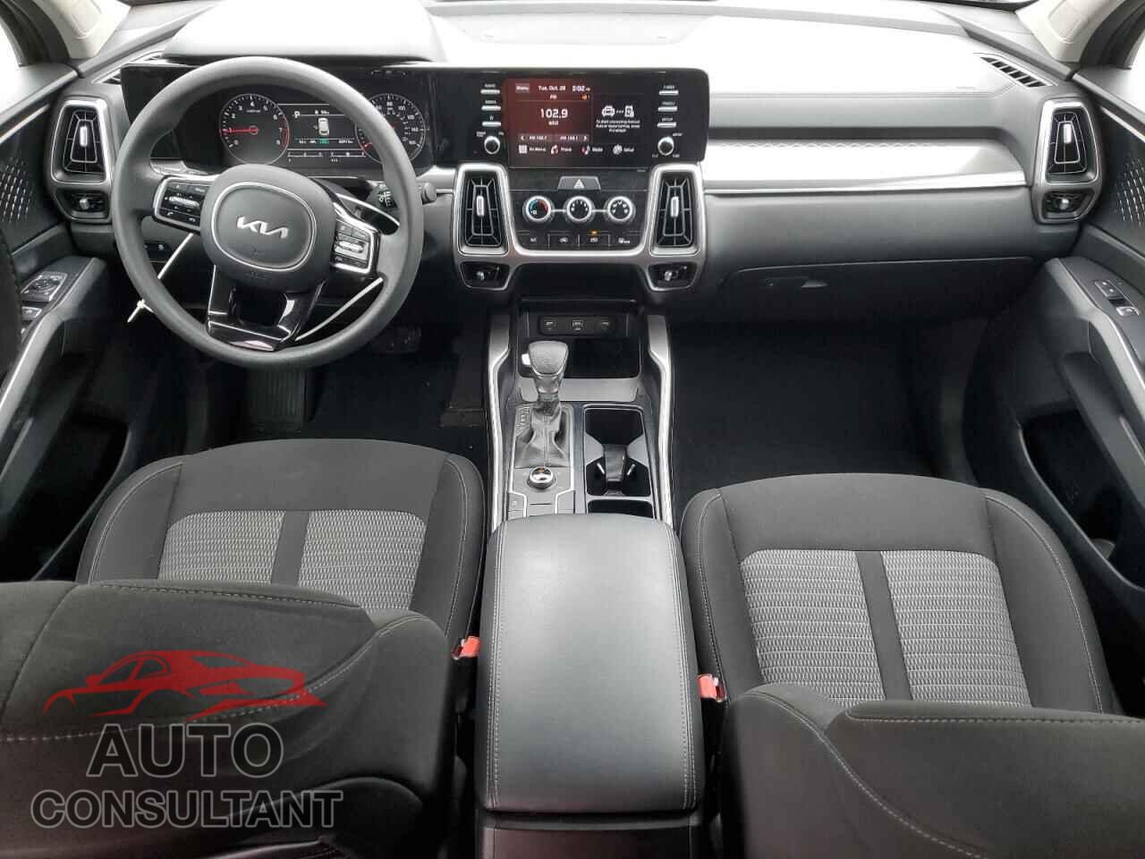 KIA SORENTO 2023 - 5XYRGDLC8PG201732