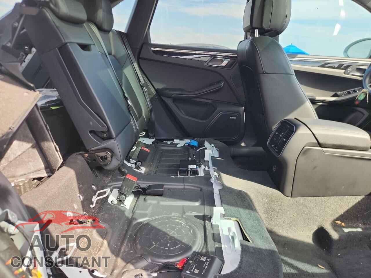 PORSCHE MACAN 2018 - WP1AA2A51JLB21657