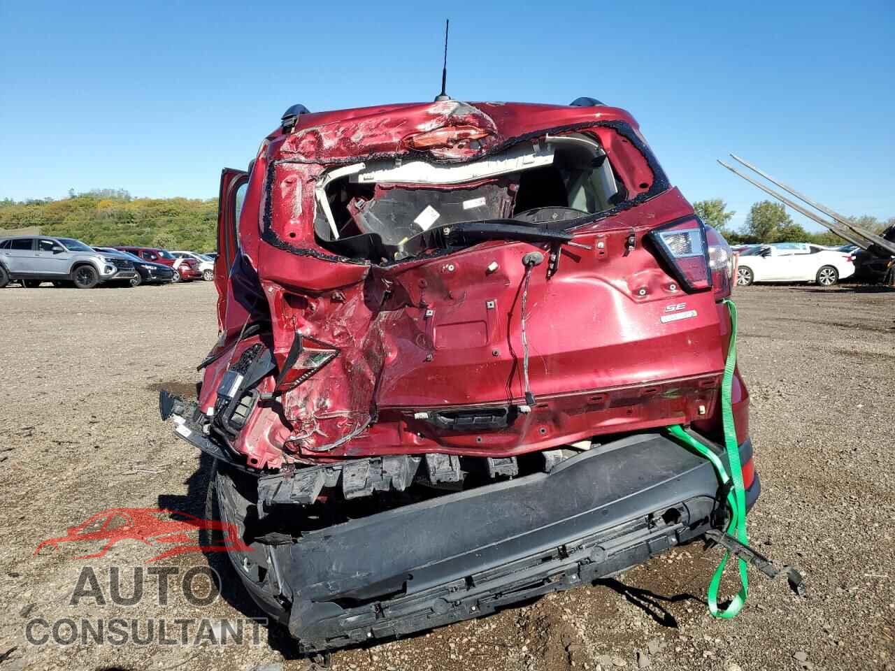 FORD ESCAPE 2017 - 1FMCU0GD8HUC74055