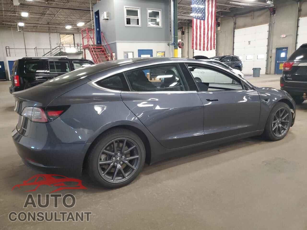 TESLA MODEL 3 2018 - 5YJ3E1EB7JF066451