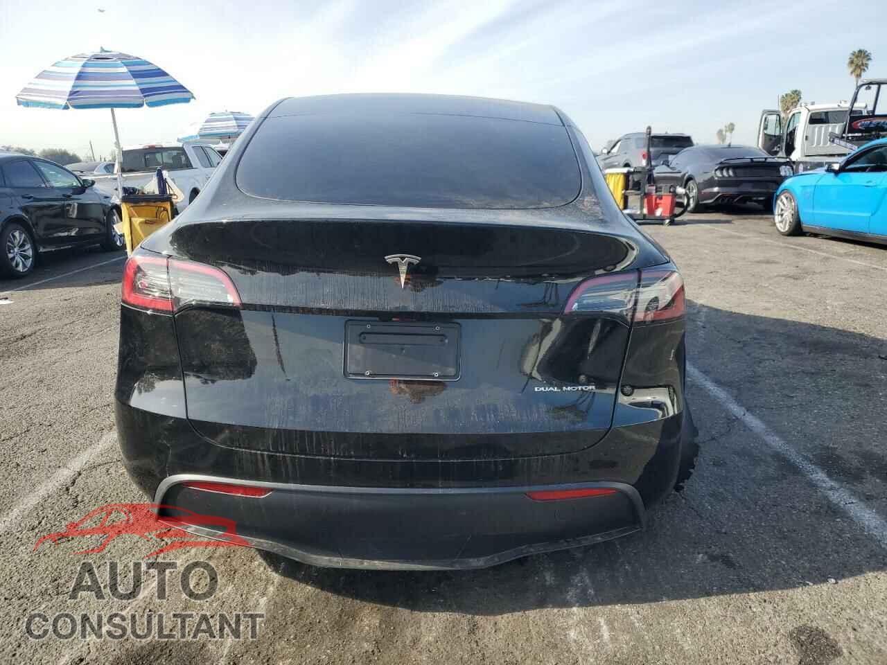 TESLA MODEL Y 2024 - 7SAYGDEE5RF060707