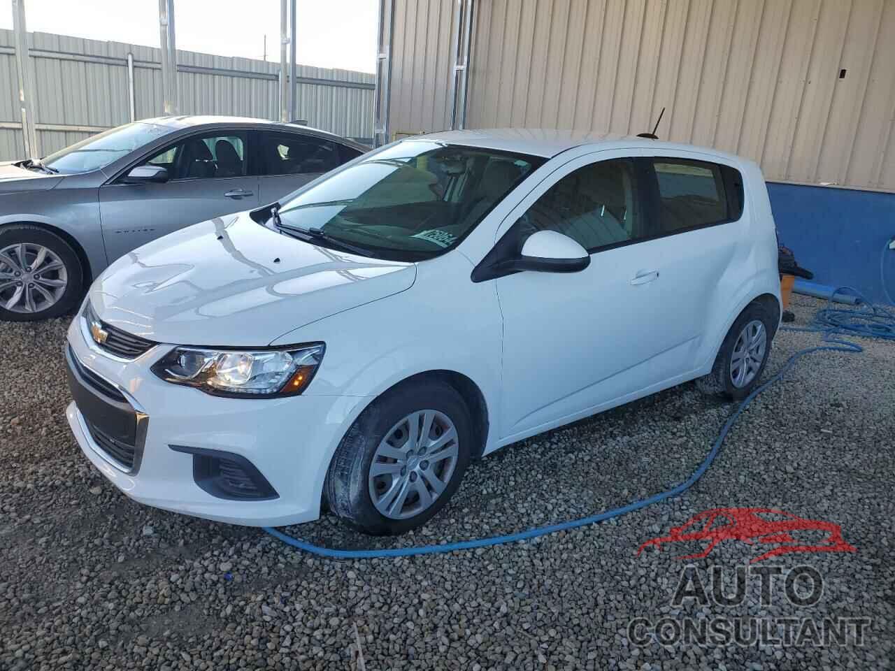 CHEVROLET SONIC 2019 - 1G1JG6SB8K4142778