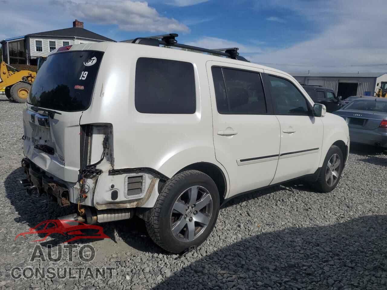 HONDA PILOT 2013 - 5FNYF4H90DB045331