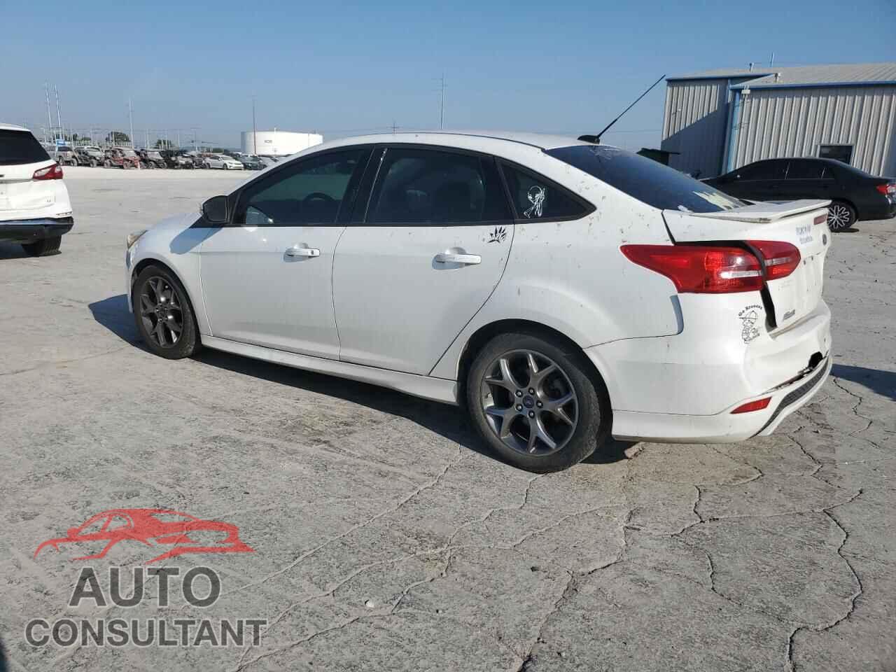 FORD FOCUS 2015 - 1FADP3F28FL341148