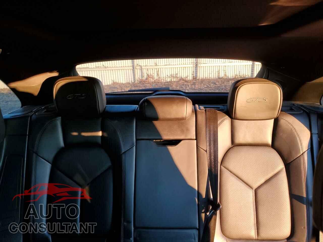 PORSCHE MACAN 2018 - WP1AG2A51JLB62577