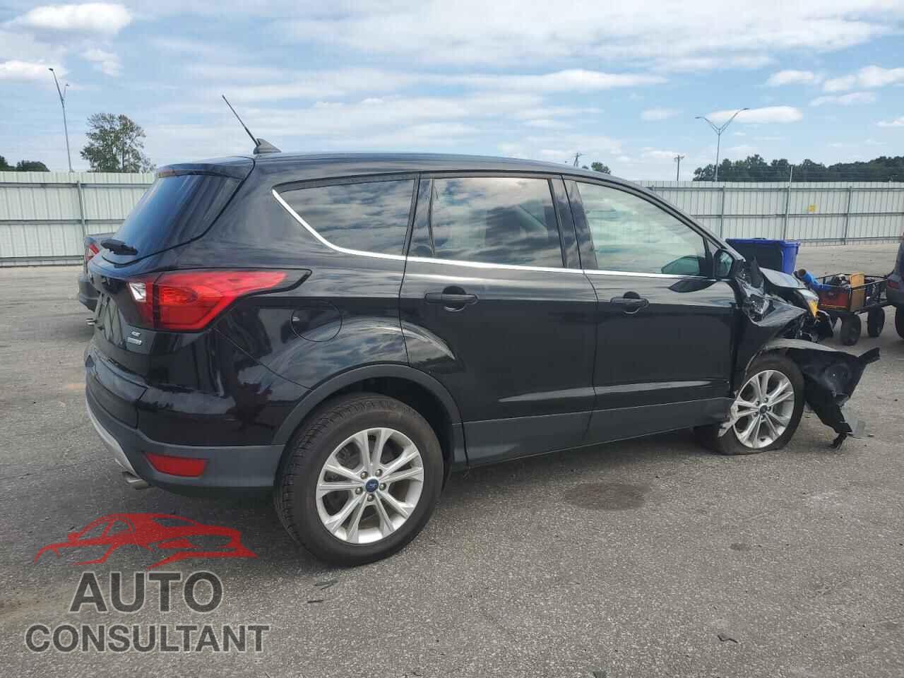 FORD ESCAPE 2019 - 1FMCU0GD9KUC11912