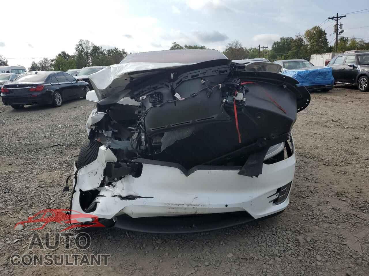 TESLA MODEL X 2017 - 5YJXCBE24HF042325