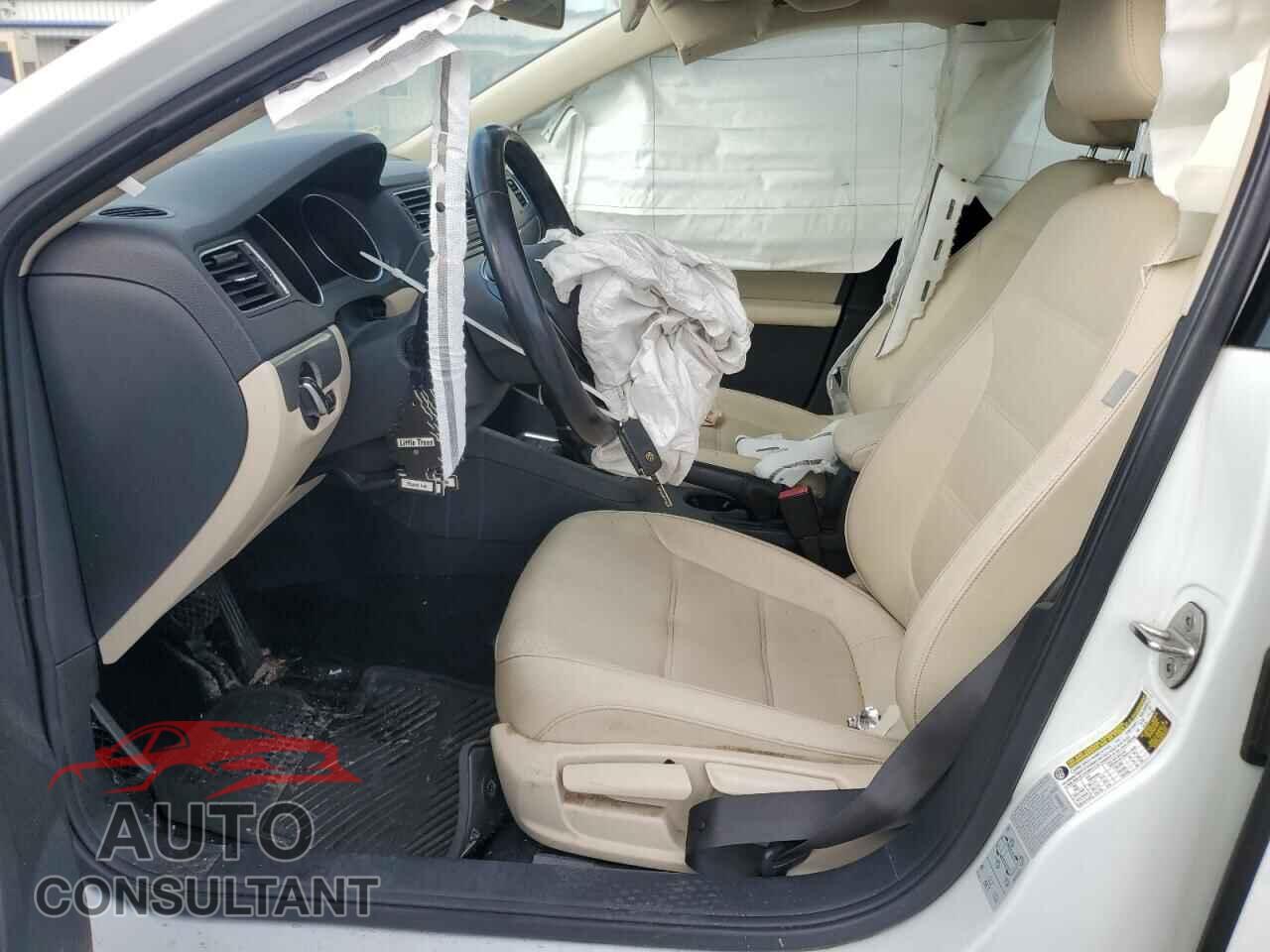 VOLKSWAGEN JETTA 2017 - 3VWDB7AJXHM233708