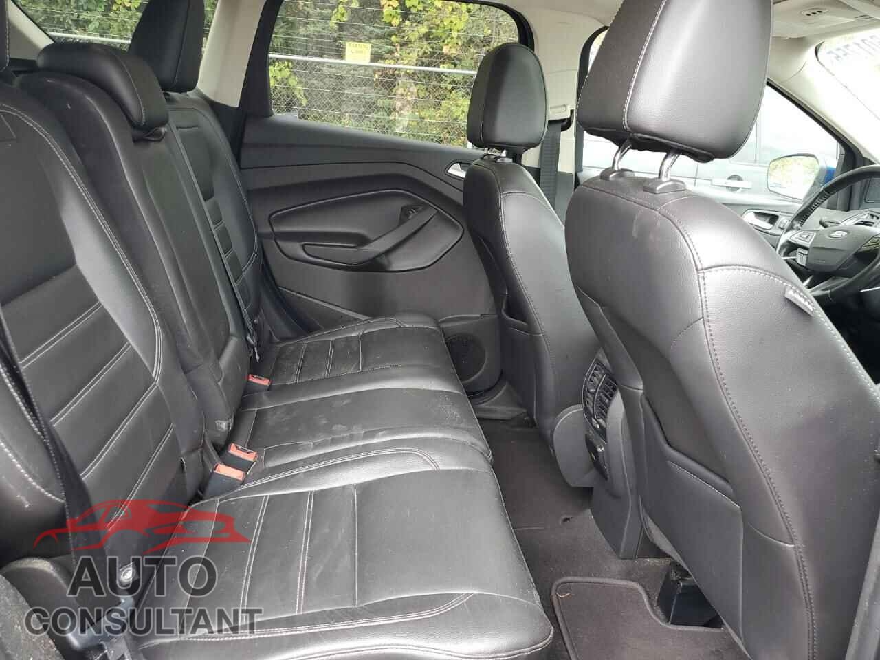 FORD ESCAPE 2017 - 1FMCU9JD0HUC32699