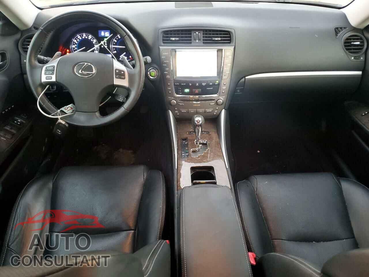 LEXUS IS 2011 - JTHCF5C24B5048417