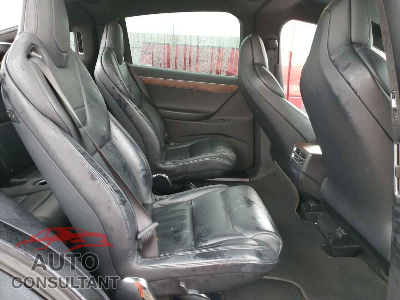 TESLA MODEL X 2017 - 5YJXCBE21HF045666