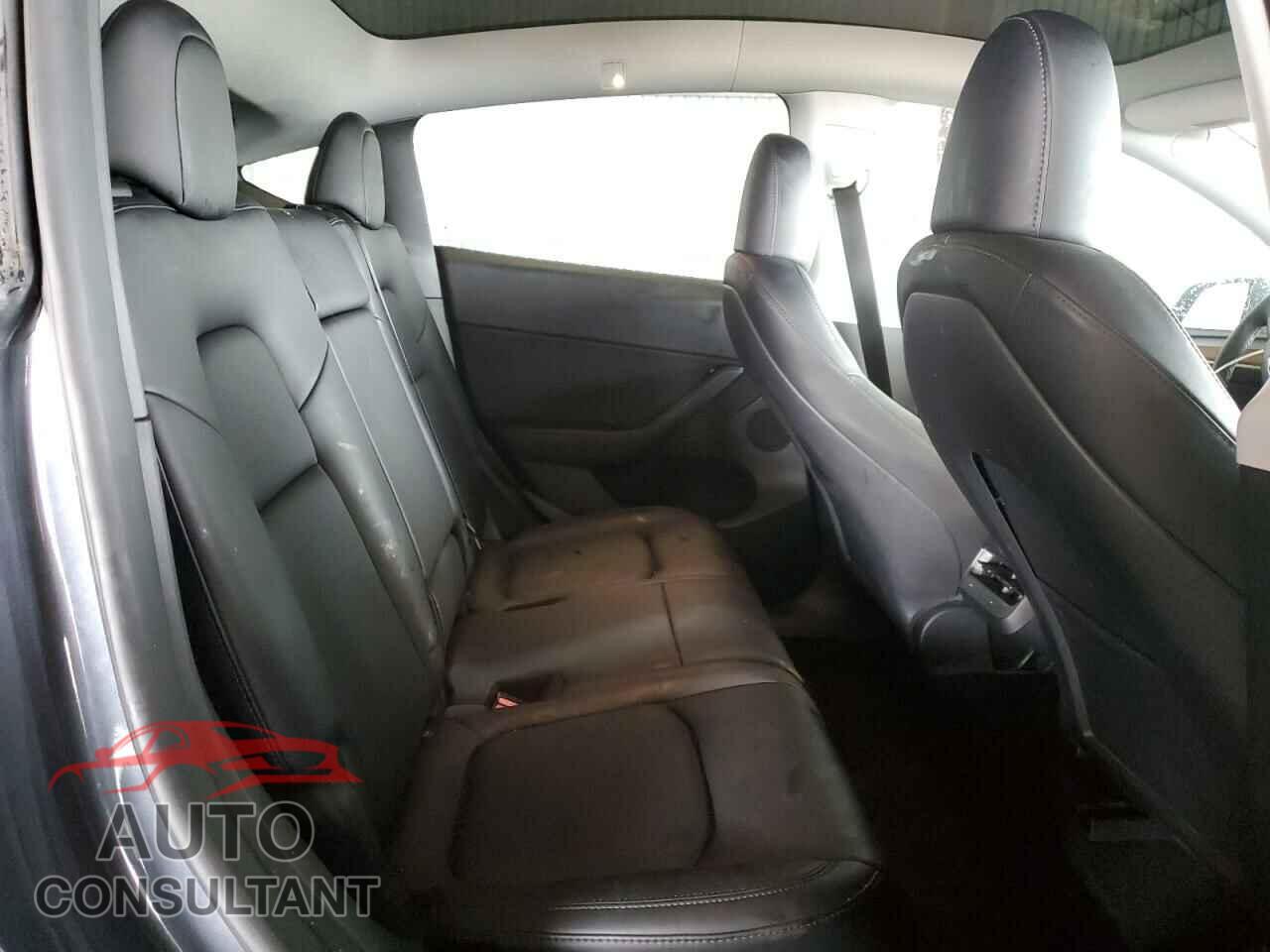 TESLA MODEL Y 2023 - 7SAYGAEE5PF838581