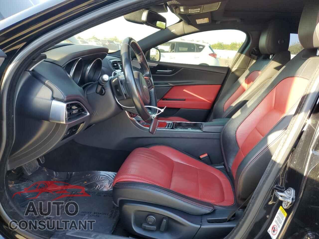 JAGUAR XE 2017 - SAJAL4BV7HA958460