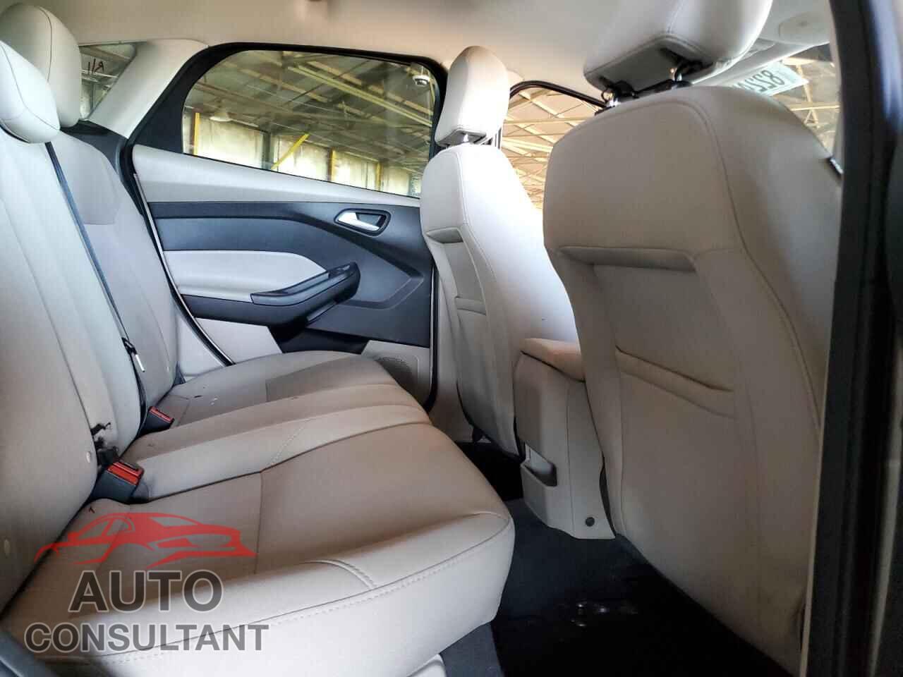 FORD FOCUS 2017 - 1FADP3K29HL245795