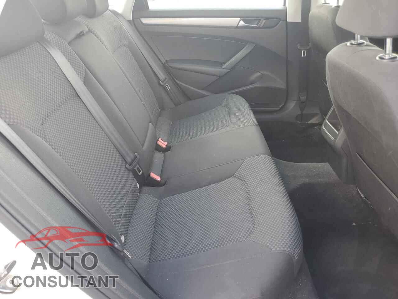 VOLKSWAGEN PASSAT 2012 - 1VWAH7A35CC035311