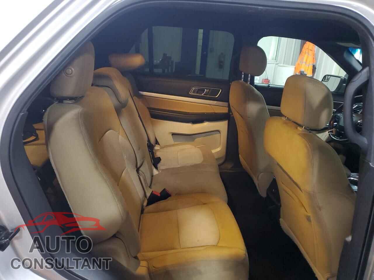 FORD EXPLORER 2017 - 1FM5K8D88HGE01860