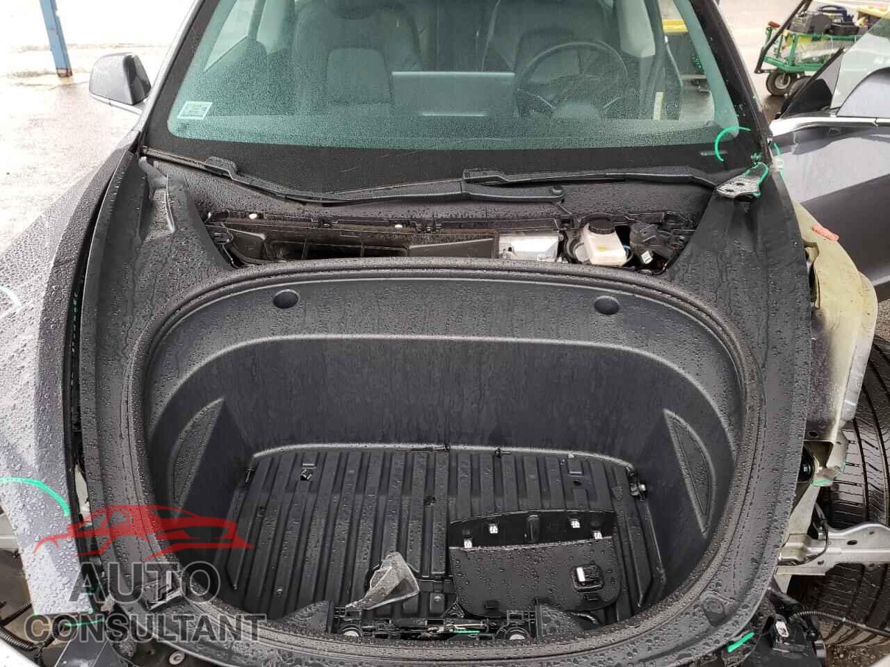 TESLA MODEL 3 2020 - 5YJ3E1EB5LF664136