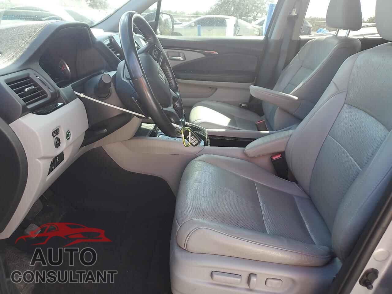 HONDA PILOT 2019 - 5FNYF6H02KB085789