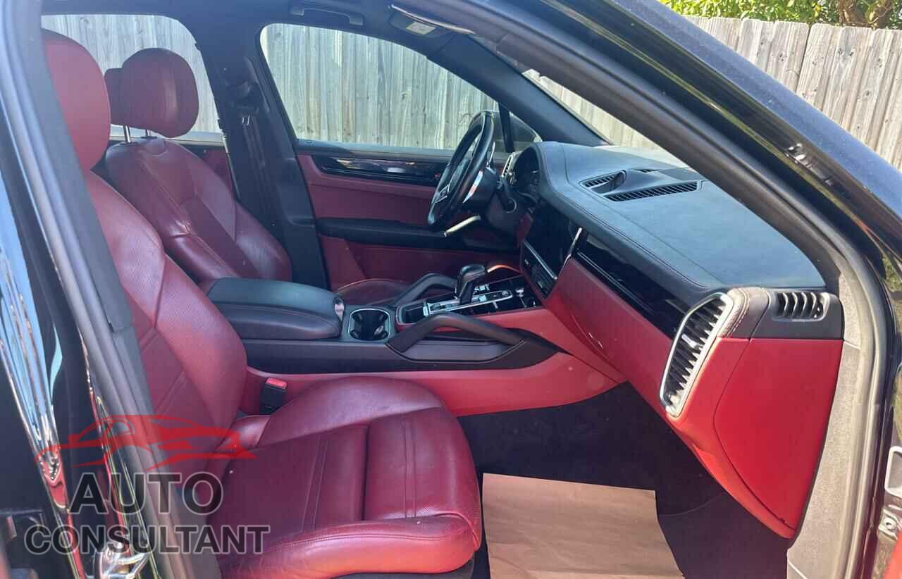 PORSCHE CAYENNE 2019 - WP1AA2AY7KDA10603