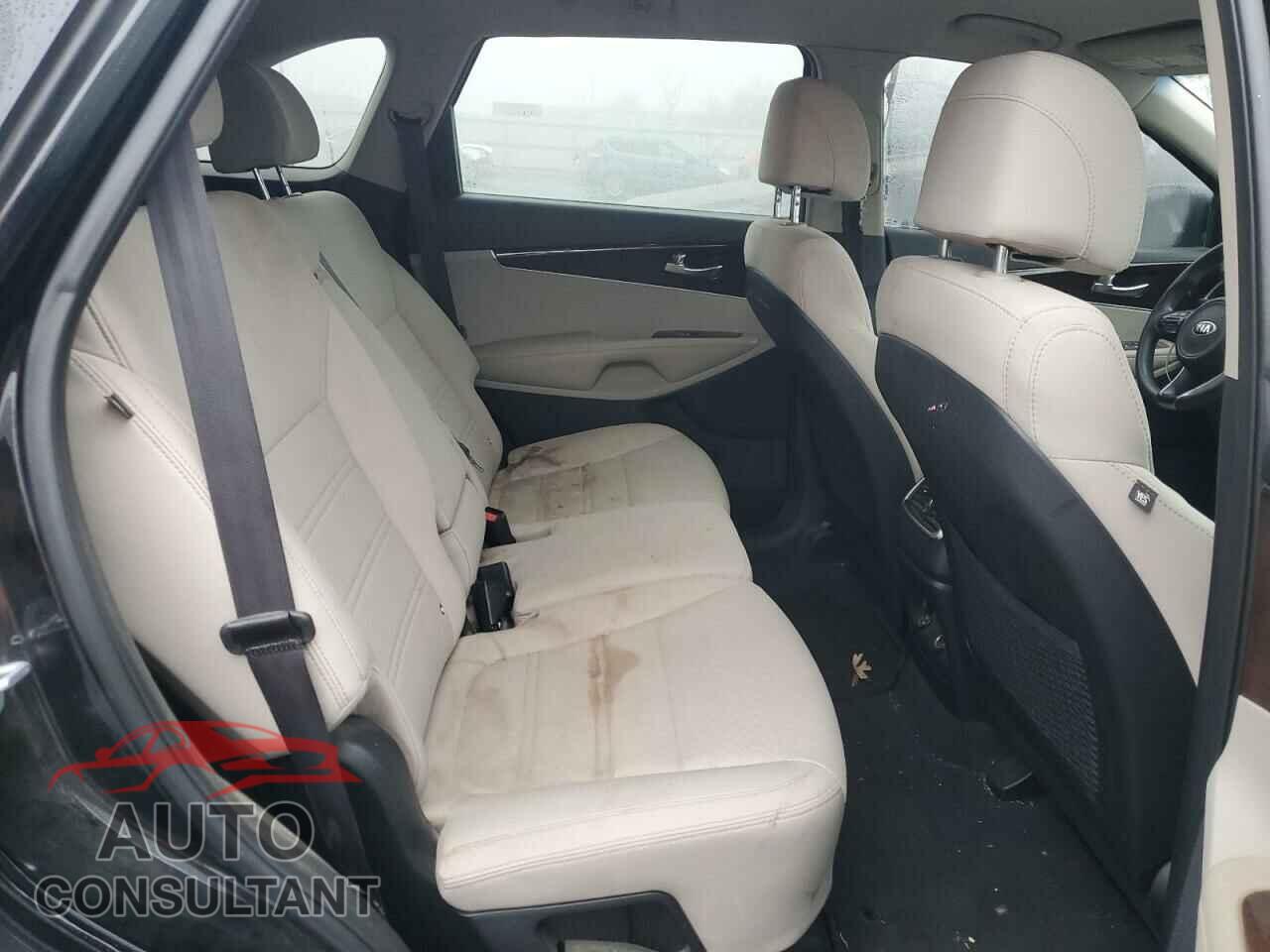 KIA SORENTO 2017 - 5XYPG4A35HG296357