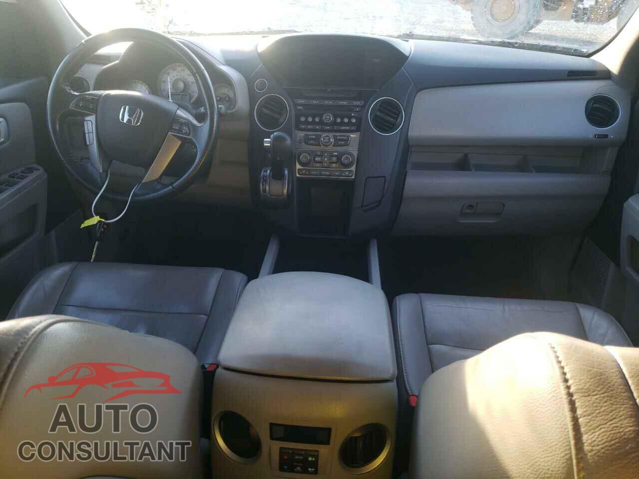 HONDA PILOT 2015 - 5FNYF3H50FB015031