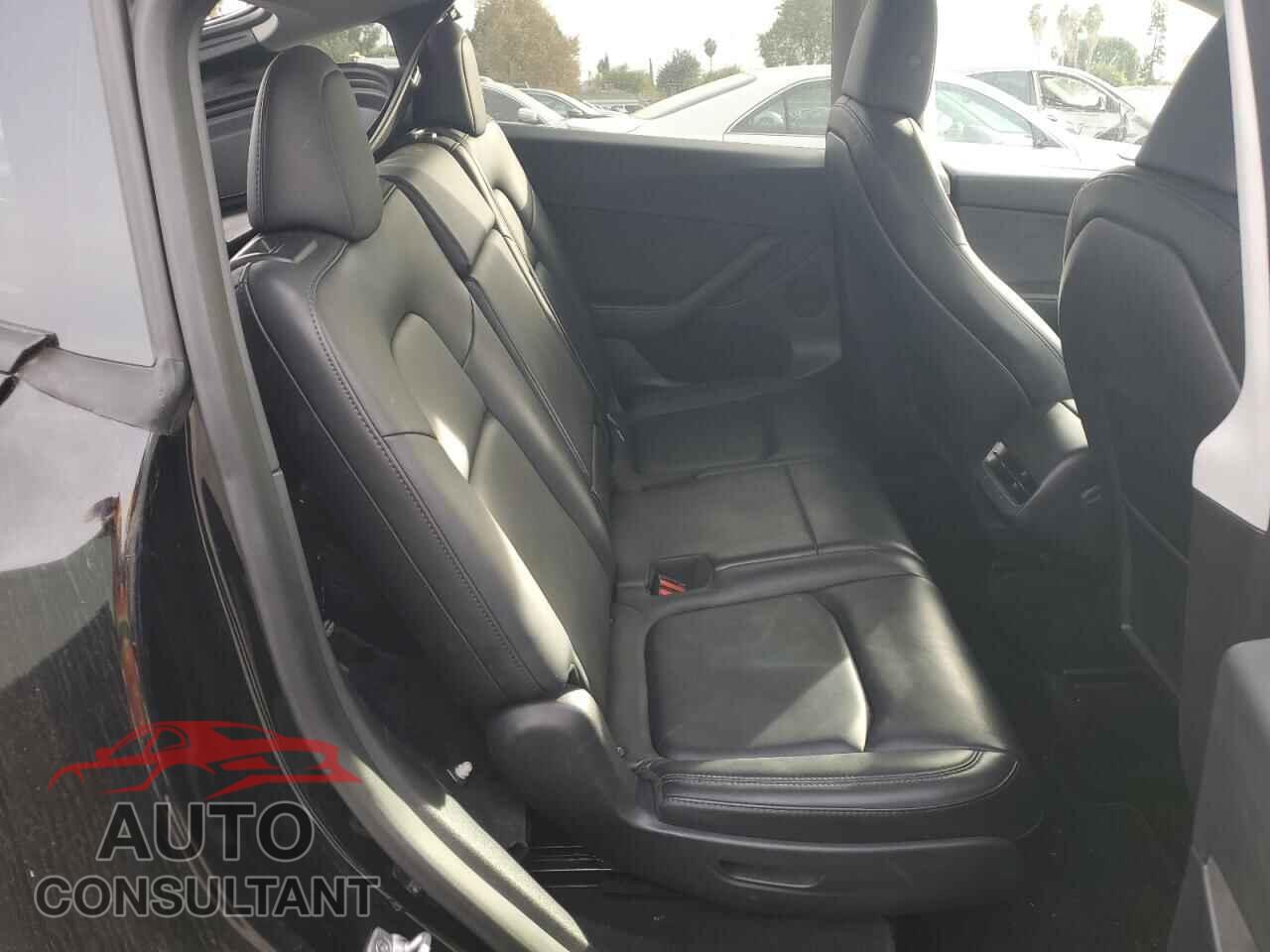 TESLA MODEL Y 2023 - 7SAYGAEE2PF740429