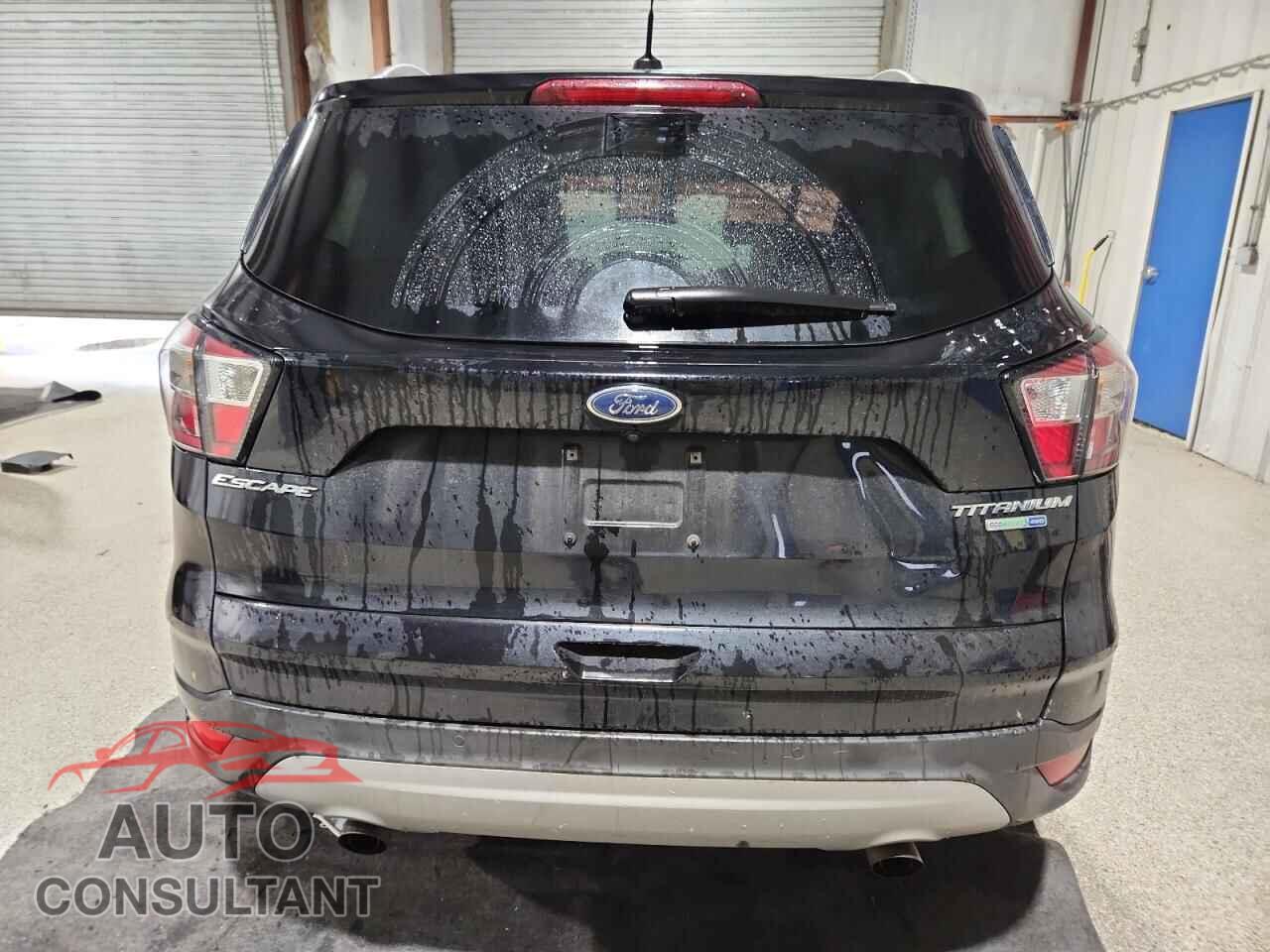 FORD ESCAPE 2017 - 1FMCU9J93HUE82904
