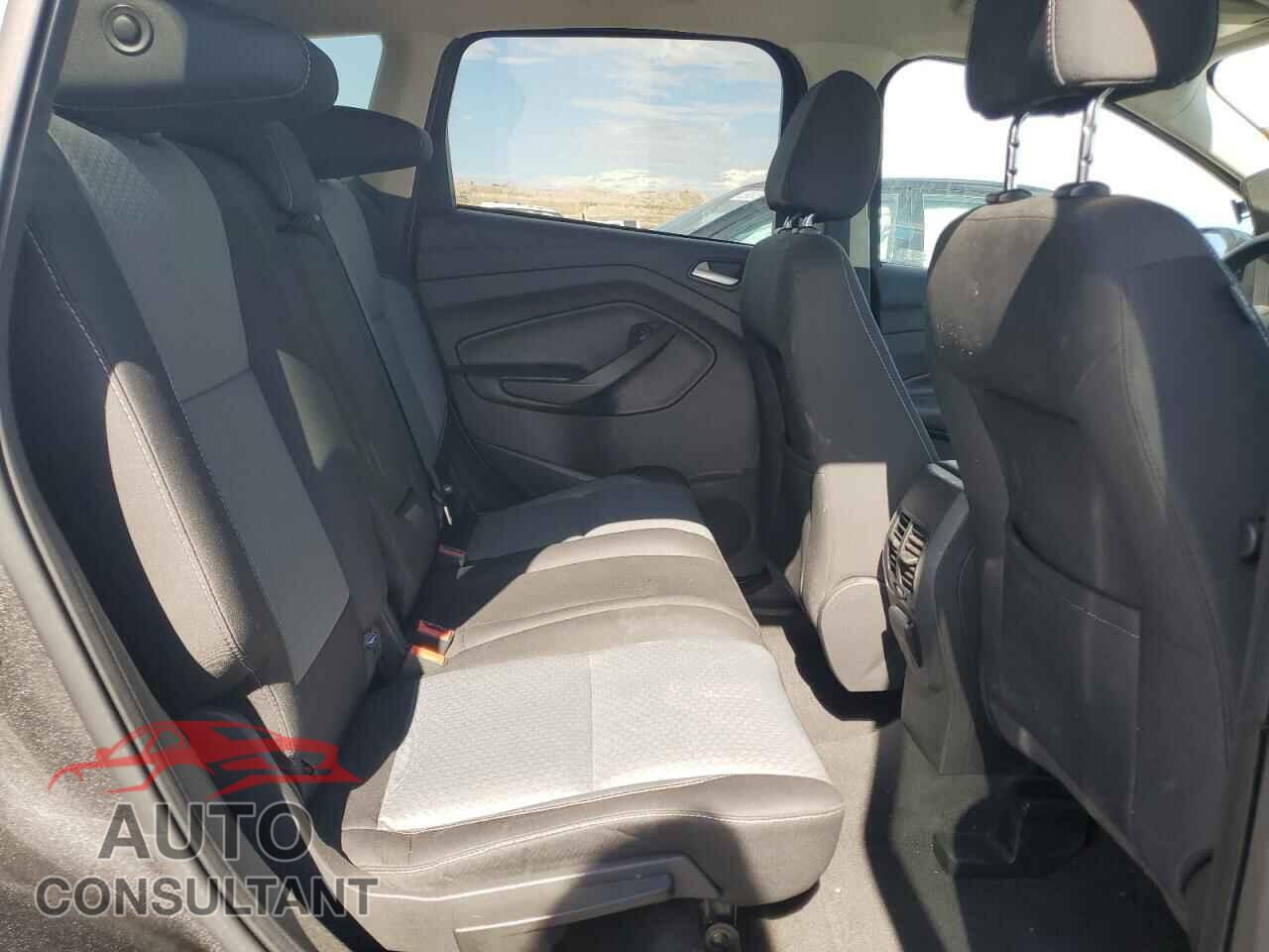 FORD ESCAPE 2017 - 1FMCU9GD1HUA34558