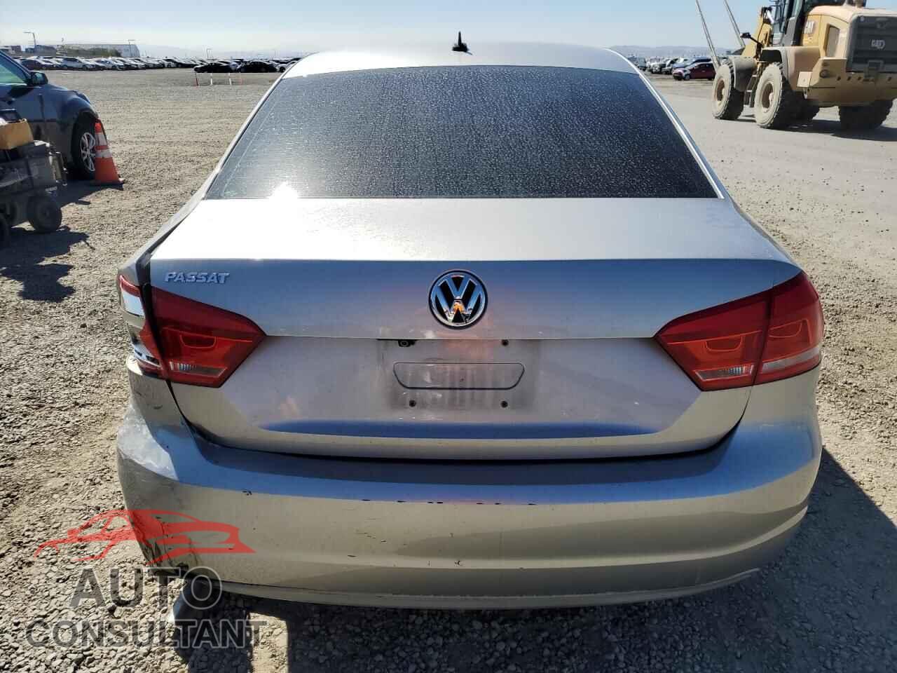 VOLKSWAGEN PASSAT 2012 - 1VWAP7A34CC077620
