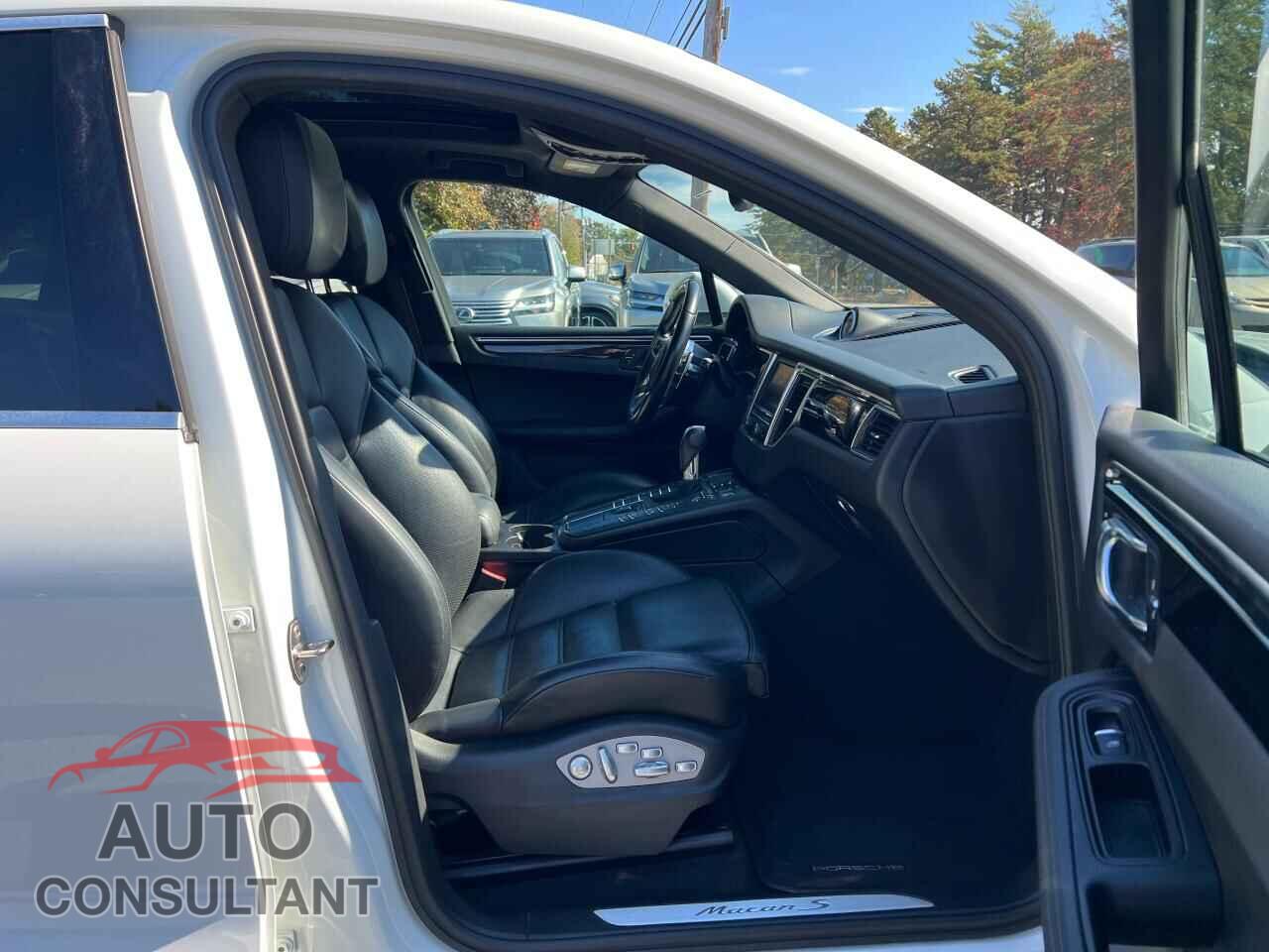 PORSCHE MACAN 2015 - WP1AB2A59FLB44740