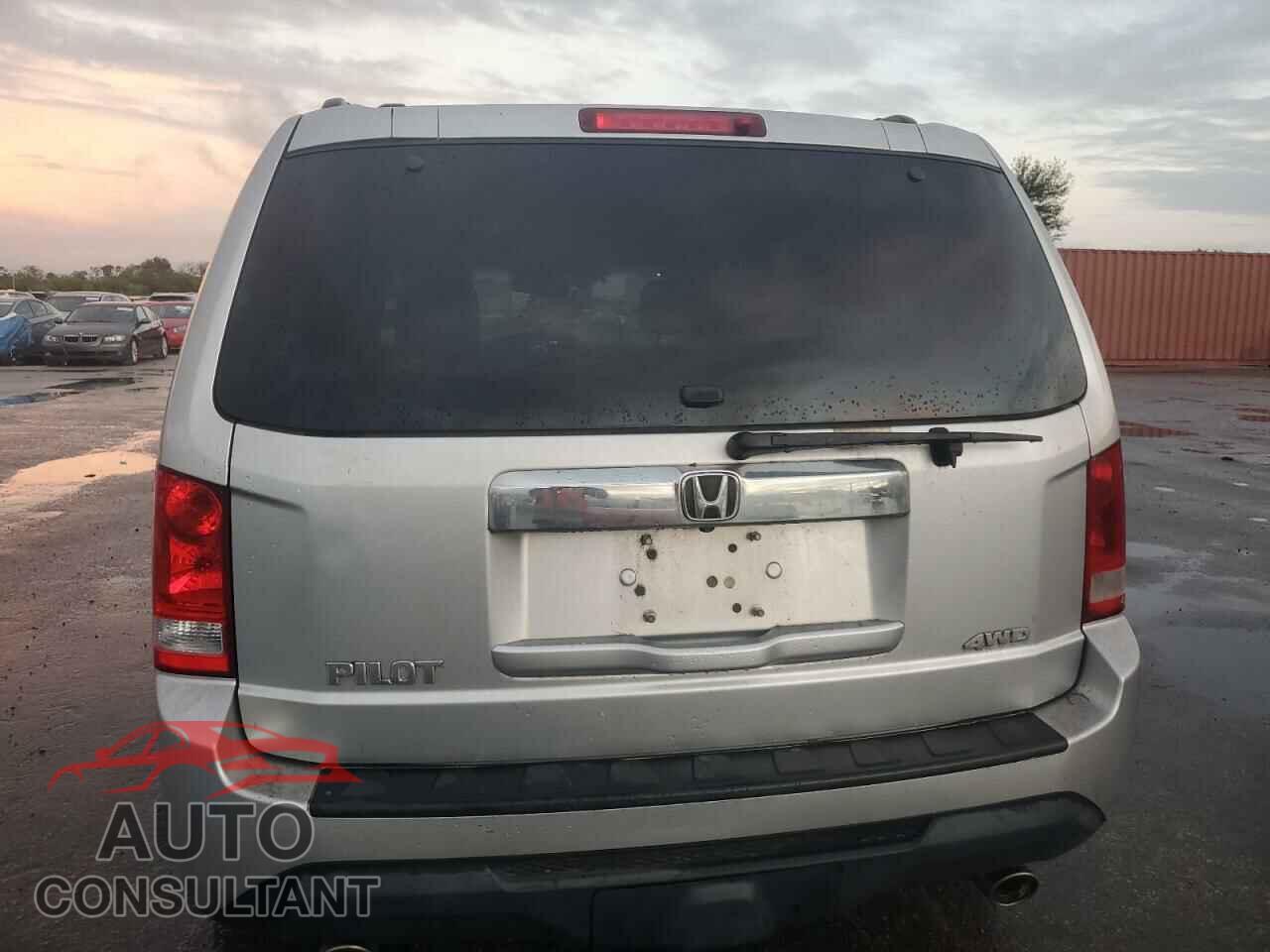 HONDA PILOT 2013 - 5FNYF4H55DB030711