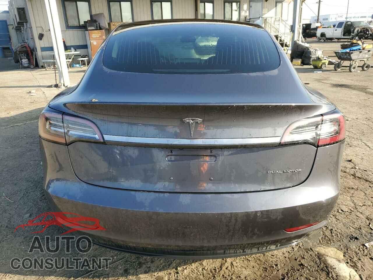 TESLA MODEL 3 2018 - 5YJ3E1EB9JF094011