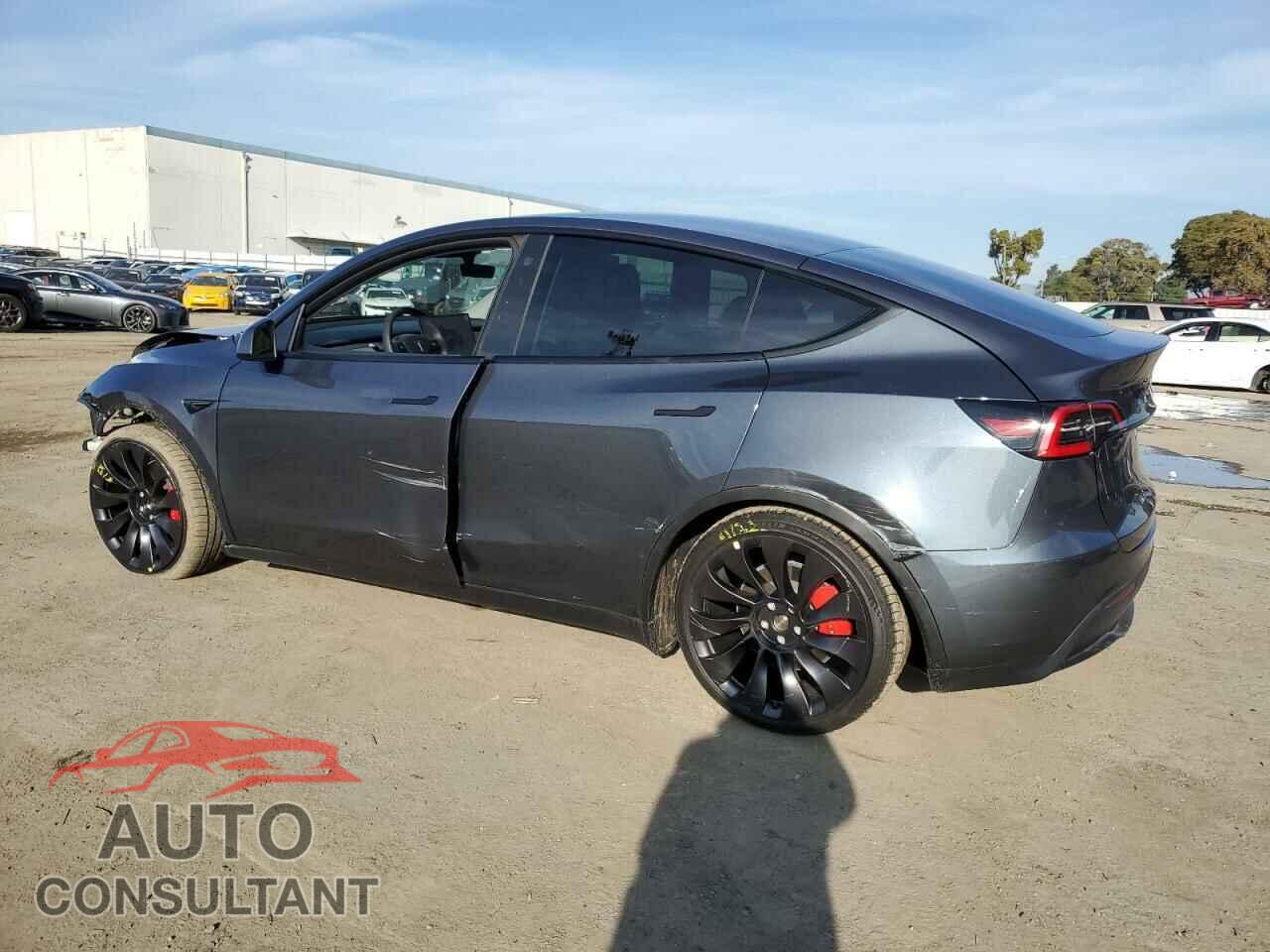 TESLA MODEL Y 2023 - 7SAYGDEFXPF636202