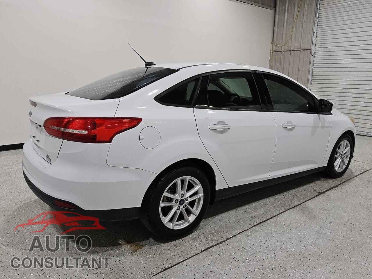 FORD FOCUS 2018 - 1FADP3FE7JL308371