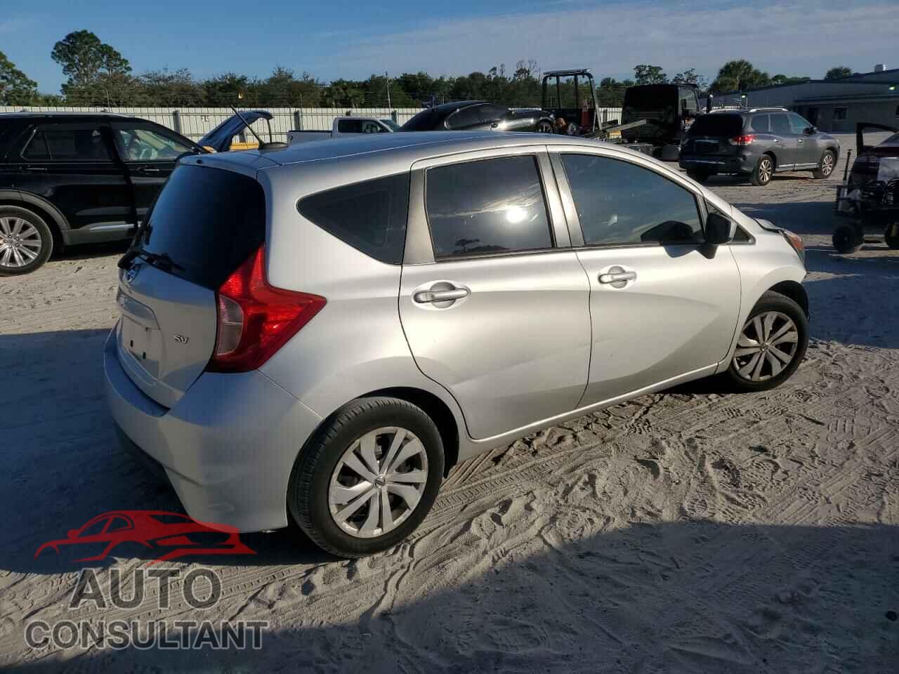 NISSAN VERSA 2017 - 3N1CE2CP8HL356460