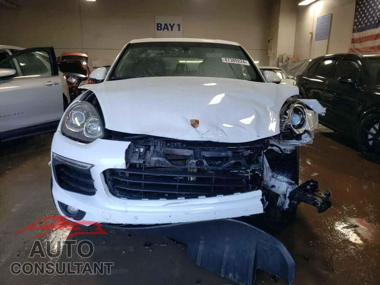 PORSCHE CAYENNE 2016 - WP1AA2A26GKA11062