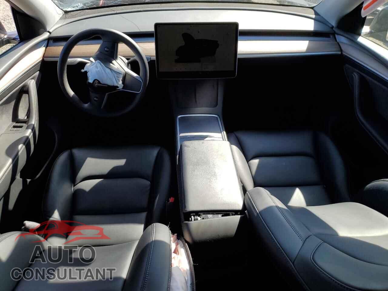 TESLA MODEL Y 2024 - 7SAYGAEE4RF211941