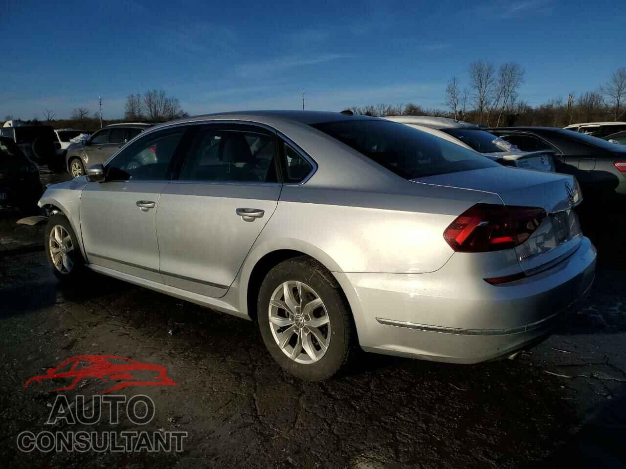 VOLKSWAGEN PASSAT 2017 - 1VWAT7A37HC054237